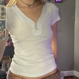 Vintage white button up tee 🤍🤍🤍🤍